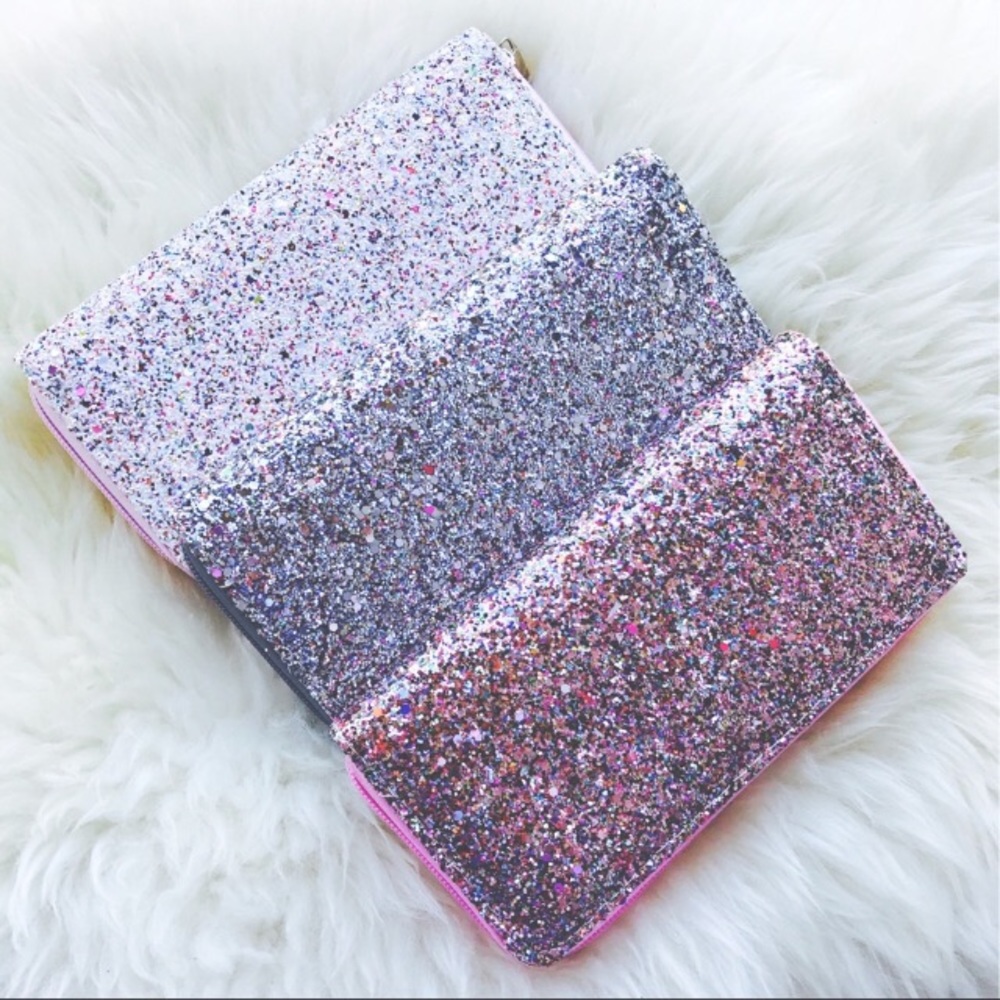 🚨LAST 1! Glitter Wallet- Fun for this Spring! 🌷
